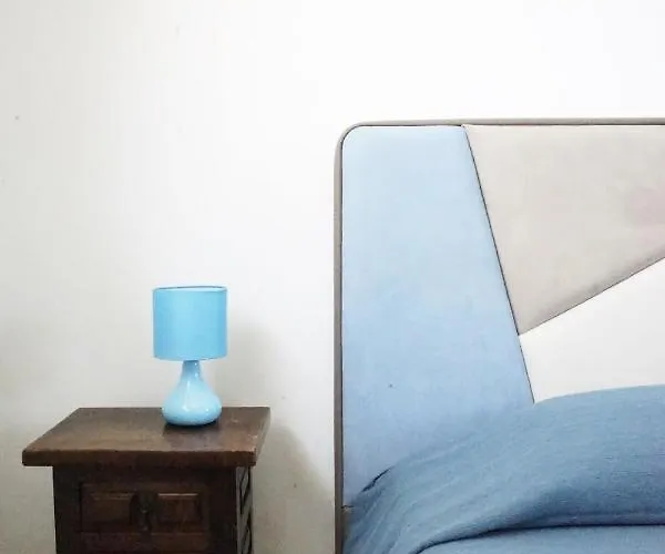 בית נופש Upstairs - Lazy Terrace לצ'ה